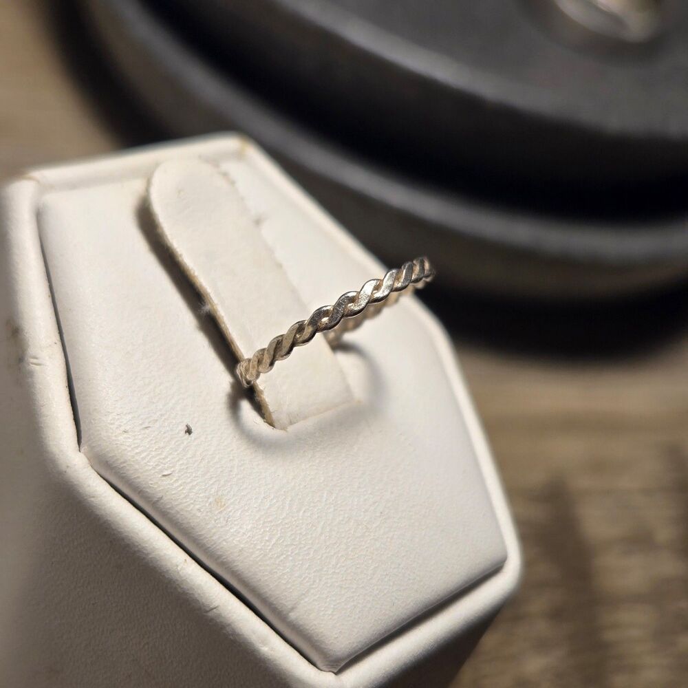 Tiny Vintage Sterling Silver Ring Toe Ring Sz 2.5 - image 3